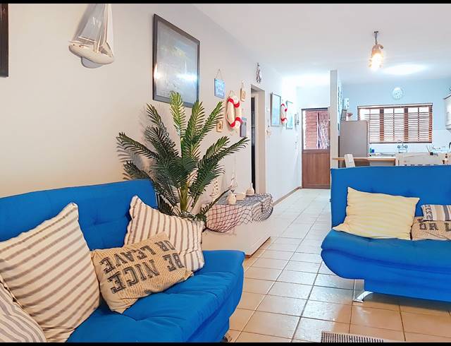 2 BEDROOM SECTIONAL TITLE FOR SALE IN SCOTTBURGH CENTRAL